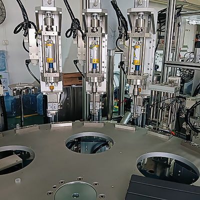 İyi bir fiyat. Ultrasonik kaynak makinesi Servo tahrikli paslanmaz çelik Otomatik operasyon Yüksek verimlilik çevrimiçi
