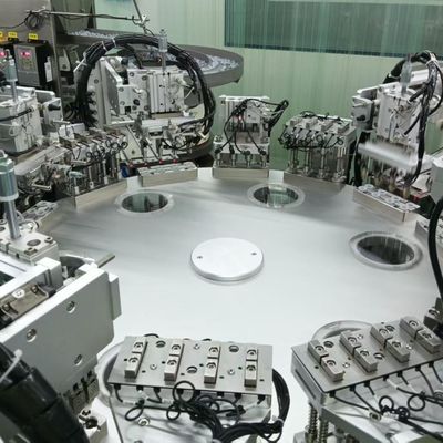 İyi bir fiyat. Çok dilli ekranla PLC tarafından kontrol edilen ve kolayca işletilebilen bir infüzyon kapağı montaj makinesi. çevrimiçi