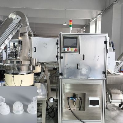 İyi bir fiyat. Flip Top Kapakları Soya Sos Kapakları ve diğerleri için Otomatik Kap Montaj Makinesi çevrimiçi