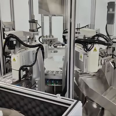 İyi bir fiyat. CRC Kapak Otomatik Montaj Makinesi Dönerleme Tipi İşlem Besleme Asansör Besleme Daha yüksek verimlilik çevrimiçi