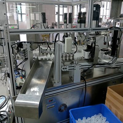 İyi bir fiyat. Standart Dışı Otomatik Laminasyon Kapak Montaj Makinesi Bir Yıl Garantili çevrimiçi