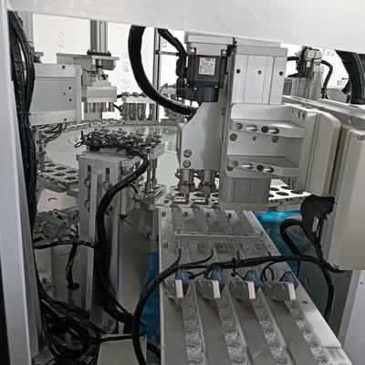 İyi bir fiyat. Süt ve Vidalı Kapaklar için Heli Kapak Montaj Makinesi, Servo Tahrikli çevrimiçi