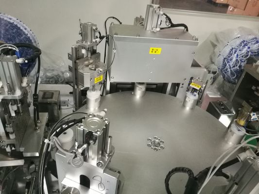İyi bir fiyat. Otomatik Ekipman Elektrikli Şişe Kapağı Makinesi 50Hz CE Sertifikası çevrimiçi
