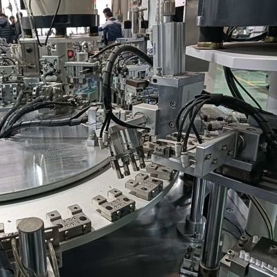 İyi bir fiyat. Özelleştirilebilir Otomatik Şişe Kaplama Makinesi CE Sertifikası çevrimiçi