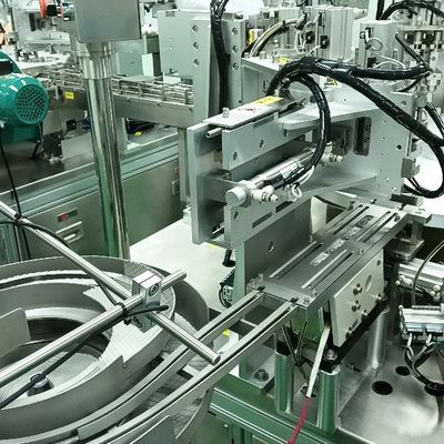 İyi bir fiyat. Çekme Halkası Kapak Euro Kapak Montaj Makinesi 220V / 50Hz Otomatik çevrimiçi