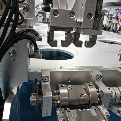 İyi bir fiyat. Yüksek Hızlı Üretim CRC Kapağı Montaj Makinesi OEM Otomatik Çok Parçalı Kapaqlar İçin çevrimiçi