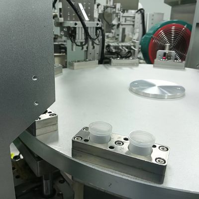 İyi bir fiyat. Alüminyum ve paslanmaz çelik alaşımı GMP standartları için Kap Montaj Makinesi çevrimiçi