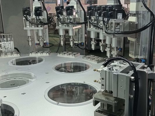 İyi bir fiyat. Flip Top Cap Montaj Makinesi AC380V Günlük Gereksinimler Üretimi için Otomatik çevrimiçi