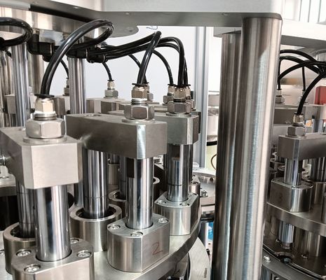 Farmasötik ürünler için yüksek hassasiyetli sabit basınçlı Euro Cap montaj makinesi ISO ve GMP uyumlu