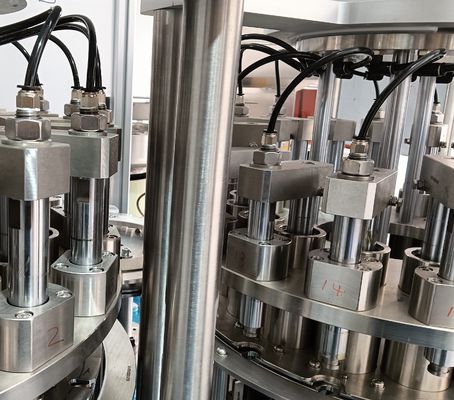 İyi bir fiyat. Paslanmaz çelik ve alüminyum alaşımı Euro Cap Montaj Makinesi Plastik IV Infüzyon Ürünleri için Yüksek Hızlı ve Kalifiye Hızı çevrimiçi