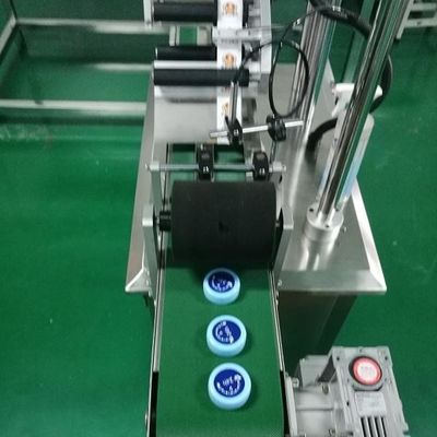 İyi bir fiyat. Paslanmaz çelik yüksek kapasiteli otomatik etiketleme makinesi montaj makinesi bağlantısı ile entegre çevrimiçi