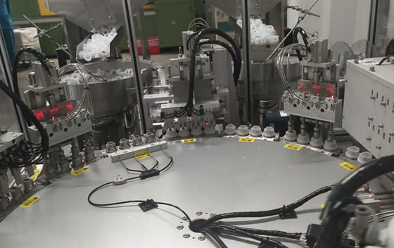 İyi bir fiyat. Paslanmaz Çelik Alüminyum Alaşım IV poşet Spike Portlar ve Enjeksiyon Portları Montaj Makinesi ISO GMP Uyumlu Servo Motor İndeksleme Sürücüsü çevrimiçi