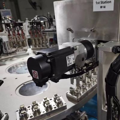 İyi bir fiyat. PLC Kontrollü Euro Kapı Montaj Makinesi Peel Seal Folya Kapakları Kolay İşleme ve Yüksek Kalifiye Hızı çevrimiçi
