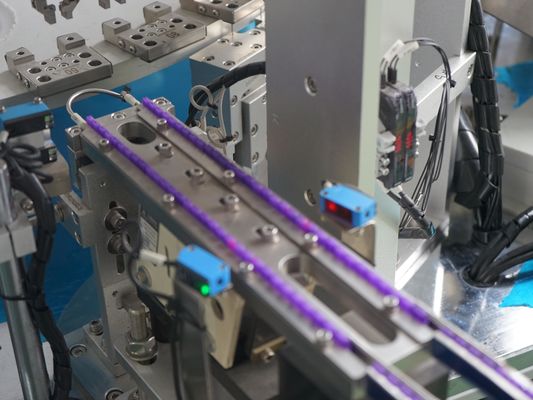 İyi bir fiyat. Karusel işleviyle kan toplama iğneleri için otomatik montaj makinesi, müşteri ihtiyaçlarına göre özel, yüksek kapasiteli çevrimiçi