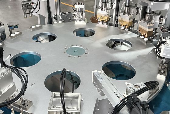 İyi bir fiyat. Farmasötik ve sağlık bakımı için günlük ihtiyaçları olan otomatik kurutma kapaklı montaj makinesi çevrimiçi