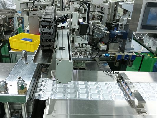 İyi bir fiyat. Yodofor Kapak Blister Makinesi Otomatik Paketleme Makinesi Montaj Makinesi ile Birlikte Bağlanmış Yüksek Verimlilik çevrimiçi