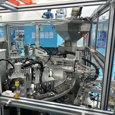 İyi bir fiyat. Nem geçirmez Kapak Otomatik Doldurma Makinesi PLC Uzaktan Kumandalı Dokunmatik Ekran Çalışma çevrimiçi