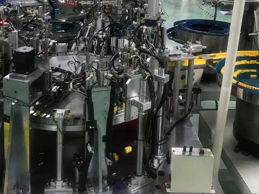 İyi bir fiyat. Standart olmayan kan toplama iğne Otomatik Montaj Makinesi Sabit Performans PLC Uzaktan Kumanda Program Sorunları çevrimiçi