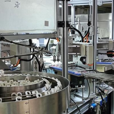 İyi bir fiyat. Otomatik algılama ile Heli Kapı Montaj Makinesi için özelleştirilmiş Dönüştürme masası veya Loop Üretim hattı çevrimiçi