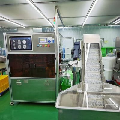 Doğruluğu Sağlayan Görüntü İnfüzyon Kapaklarını Bulmak İçin Makine Geleneksel Yapay Görme Denetimini Değiştiren Ürünler Üzerindeki Yüzey Çizikleri ve Lekelerin Görünümü
