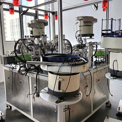 Otomatik Kan Toplama İğneleri Carousel Operasyon Güvenlik Lancet Üretim Hatı Bir Yıllık Garanti Karmaşık Süreç
