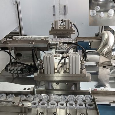 İyi bir fiyat. Flip Top Kapaklı Soya Sosu Kapakları İçin Yüksek Hızlı Günlük İhtiyaçlar Montaj Makinesi çevrimiçi