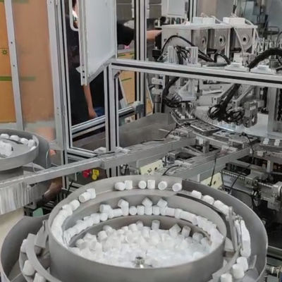 İyi bir fiyat. 1500-8500 adet/saat Hızında Otomatik Kurutucu Kapak Montaj Makinesi, 220V/50Hz Güç ve 0.5-0.7MPa Hava Basıncı çevrimiçi