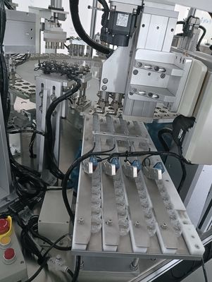 İyi bir fiyat. Heli kapak, süt kapak ve meyve suyu kapak montaj makinesi çevrimiçi