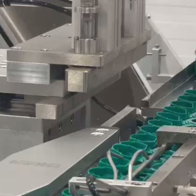 İyi bir fiyat. Servo mekanizmalı özelleştirilebilir Kapı Montaj Makinesi % 98 verimlilik çevrimiçi