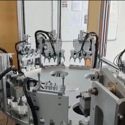 İyi bir fiyat. Tam otomatik kurutucu kapağı montaj makinesi % 100 yeterlilik kontrolü ile 1 yıllık garanti ve hata alarm sistemi çevrimiçi